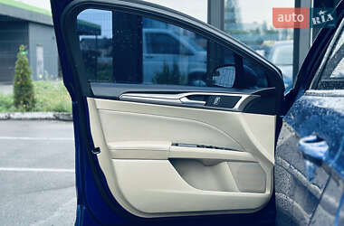 Седан Ford Fusion 2014 в 
