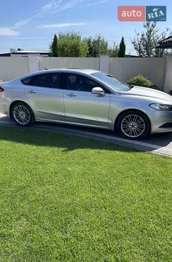 Седан Ford Fusion 2014 в Ужгороді