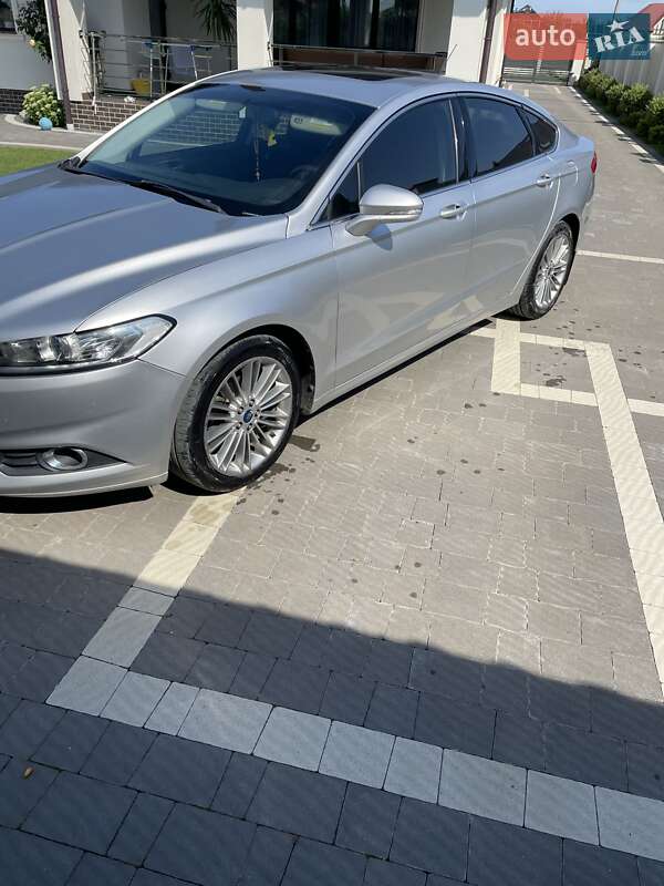 Седан Ford Fusion 2014 в Ужгороде