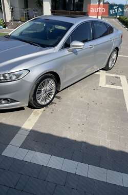 Седан Ford Fusion 2014 в 