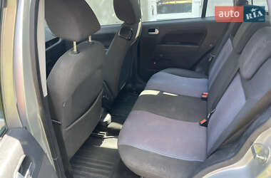 Хэтчбек Ford Fusion 2005 в 