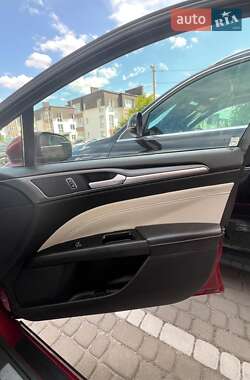 Седан Ford Fusion 2014 в 