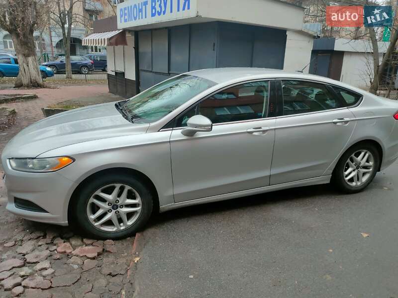 Седан Ford Fusion 2013 в Києві