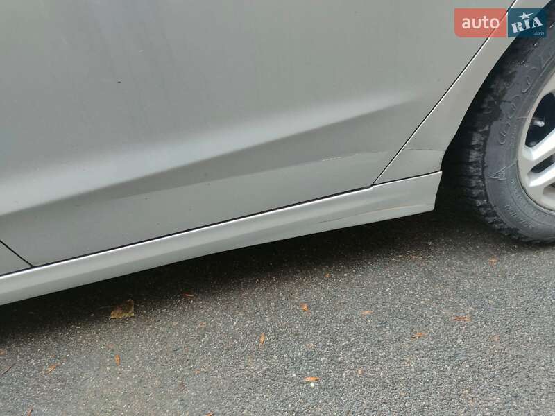 Седан Ford Fusion 2013 в Києві