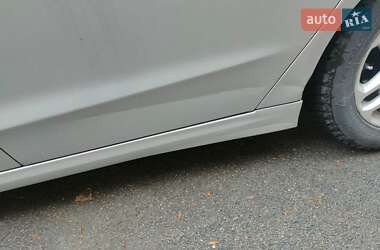 Седан Ford Fusion 2013 в 