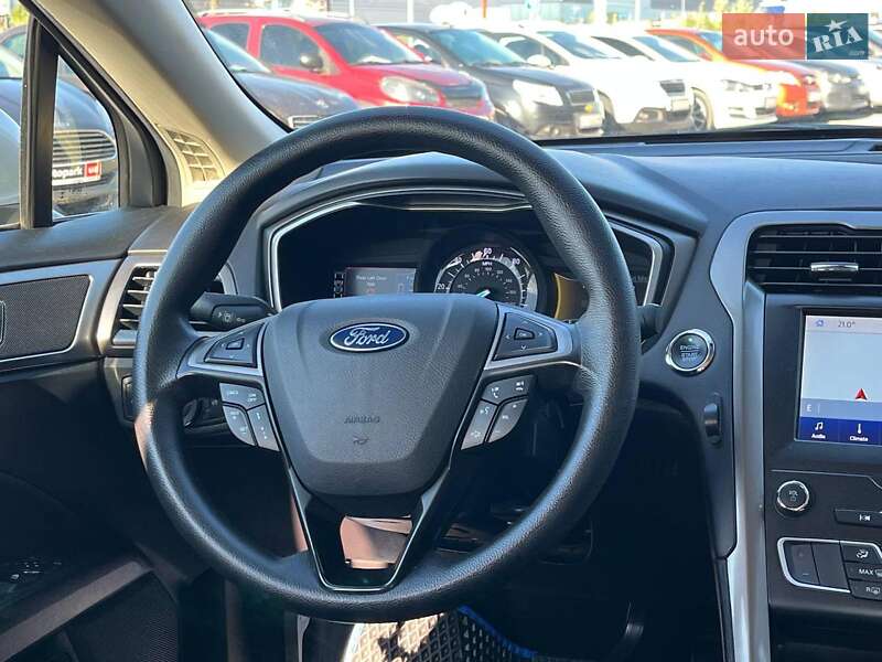 Седан Ford Fusion 2019 в Львове
