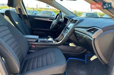 Седан Ford Fusion 2019 в 