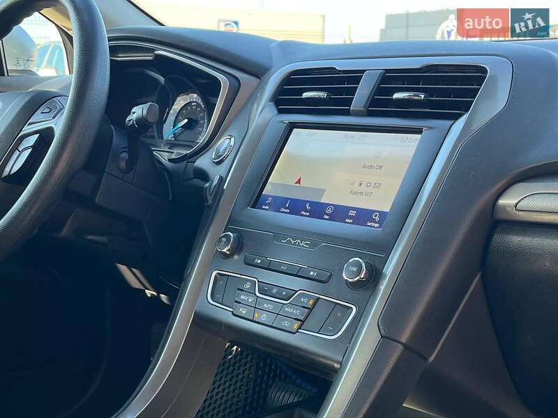 Седан Ford Fusion 2019 в Львове