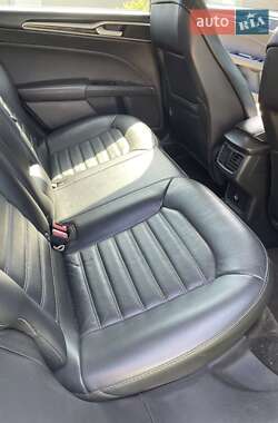 Седан Ford Fusion 2014 в 
