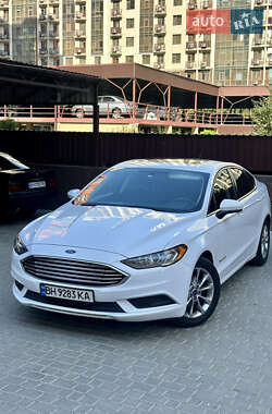 Седан Ford Fusion 2017 в 