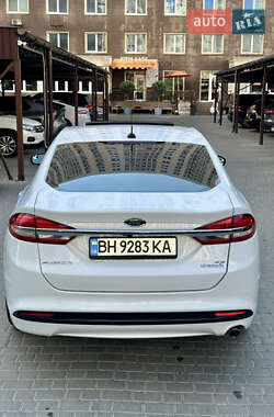 Седан Ford Fusion 2017 в 