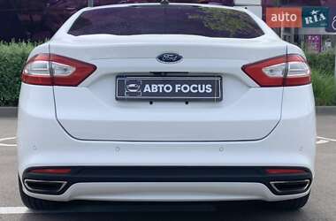 Седан Ford Fusion 2014 в 