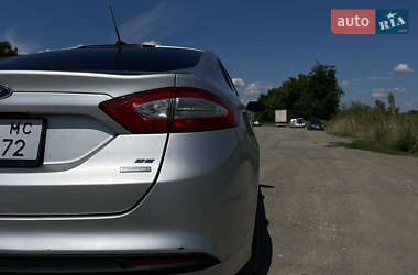 Седан Ford Fusion 2015 в 