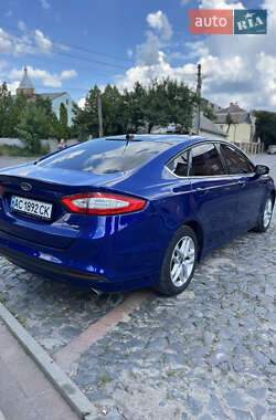 Седан Ford Fusion 2015 в 