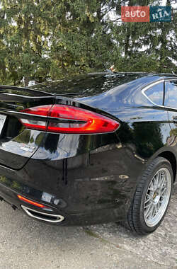 Седан Ford Fusion 2016 в 