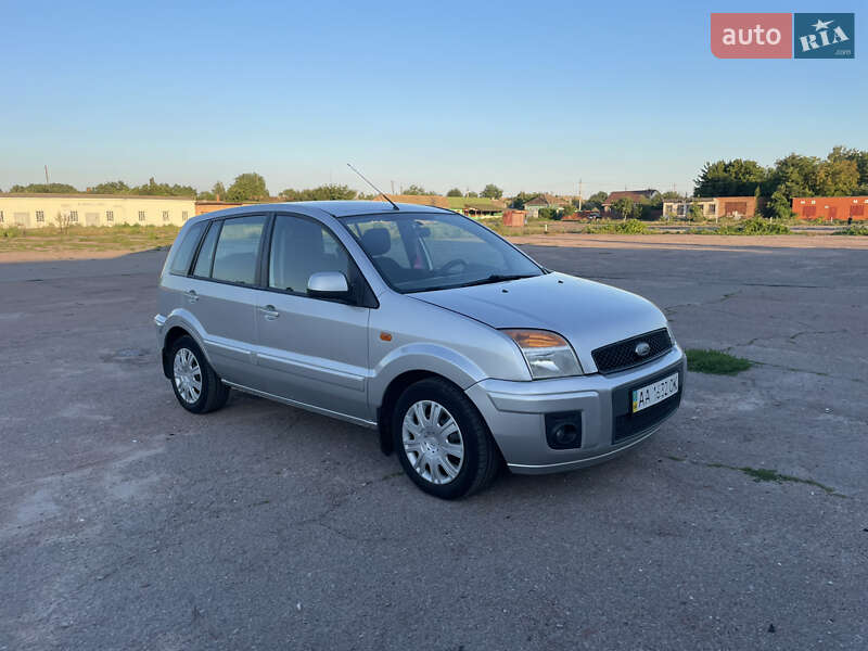 Хэтчбек Ford Fusion 2011 в Прилуках