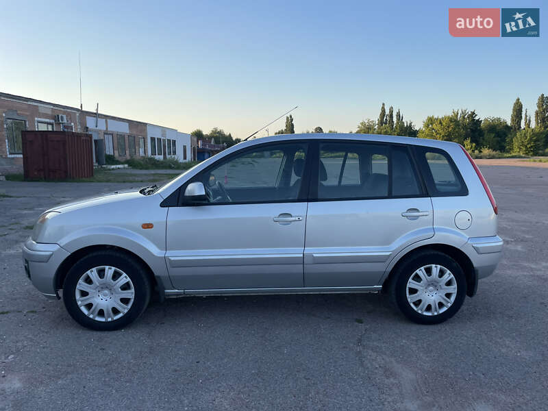Хэтчбек Ford Fusion 2011 в Прилуках