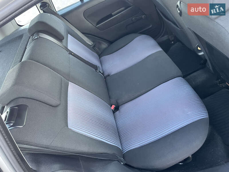 Хэтчбек Ford Fusion 2011 в Прилуках