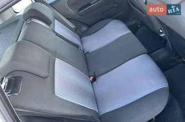 Хэтчбек Ford Fusion 2011 в 