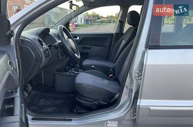 Хэтчбек Ford Fusion 2011 в 