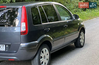 Хэтчбек Ford Fusion 2009 в 
