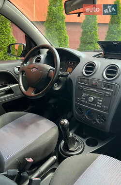 Хэтчбек Ford Fusion 2008 в 