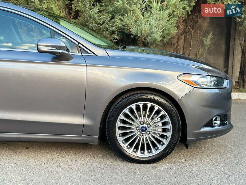 Седан Ford Fusion 2014 в Славянске