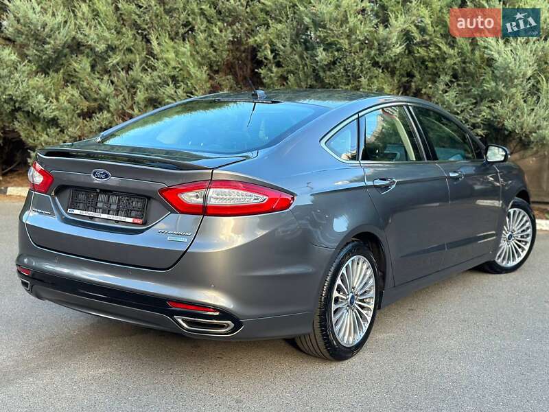 Седан Ford Fusion 2014 в Славянске