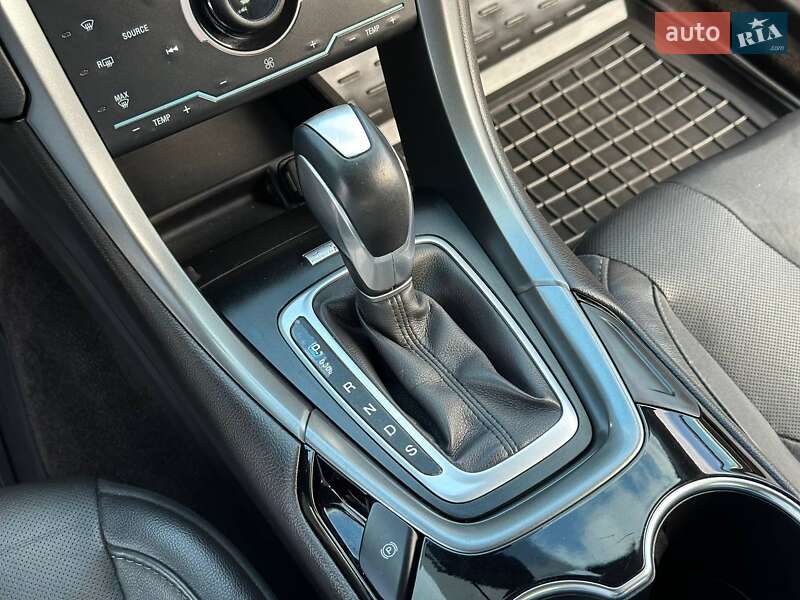 Седан Ford Fusion 2014 в Славянске