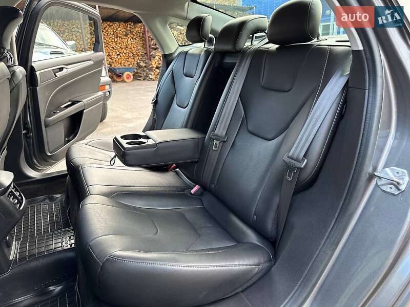 Седан Ford Fusion 2014 в Славянске