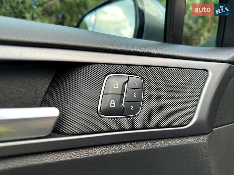 Седан Ford Fusion 2014 в Славянске