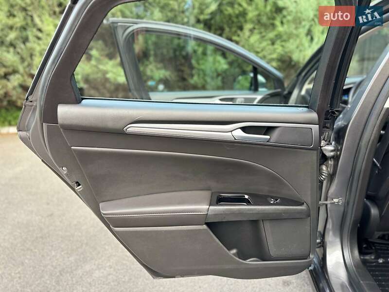 Седан Ford Fusion 2014 в Славянске