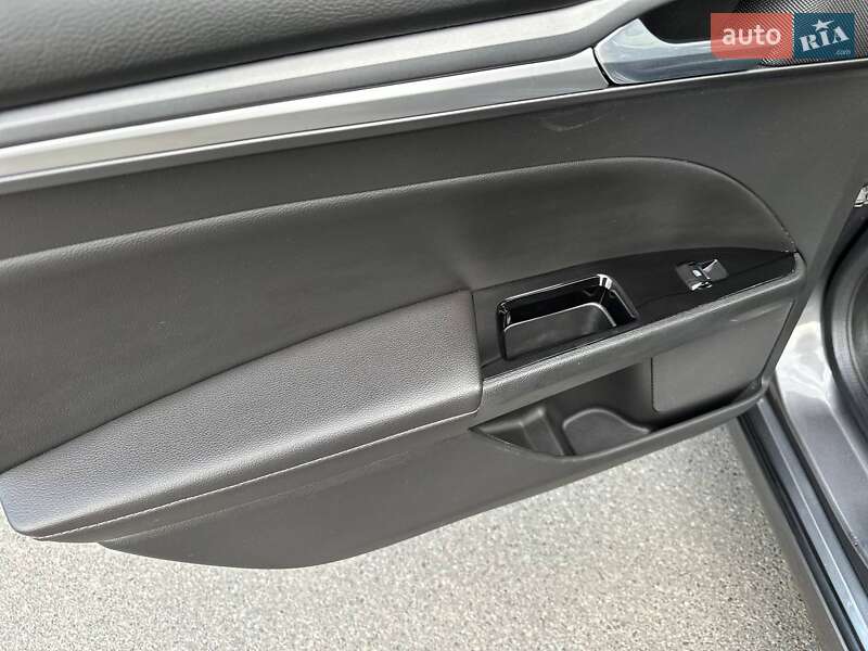 Седан Ford Fusion 2014 в Славянске