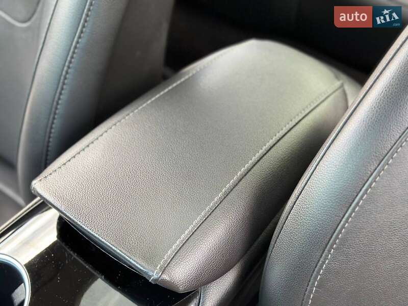 Седан Ford Fusion 2014 в Славянске