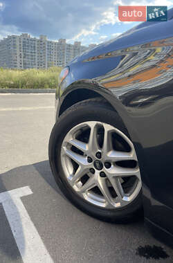 Седан Ford Fusion 2013 в 