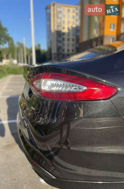 Седан Ford Fusion 2013 в 