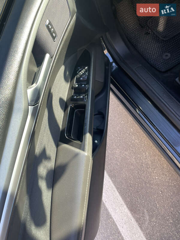 Седан Ford Fusion 2013 в Чернигове