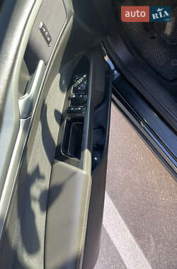 Седан Ford Fusion 2013 в 