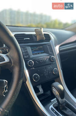 Седан Ford Fusion 2013 в 