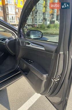 Седан Ford Fusion 2013 в 