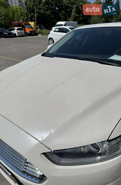 Седан Ford Fusion 2014 в 