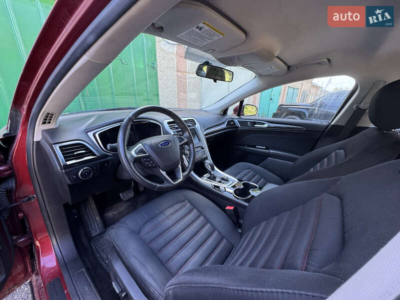 Седан Ford Fusion 2015 в Волочиске