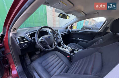 Седан Ford Fusion 2015 в 