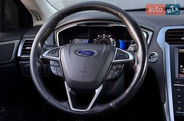 Седан Ford Fusion 2012 в 