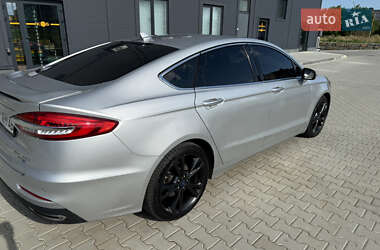 Седан Ford Fusion 2019 в 