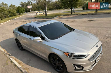 Седан Ford Fusion 2019 в 