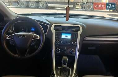 Седан Ford Fusion 2013 в 
