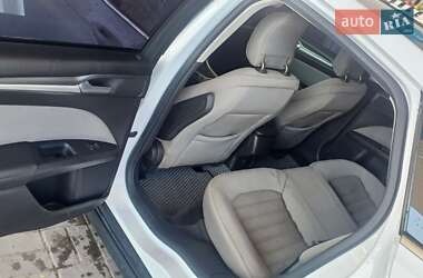 Седан Ford Fusion 2013 в 