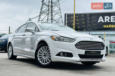 Седан Ford Fusion 2013 в 
