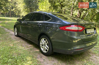 Седан Ford Fusion 2014 в 